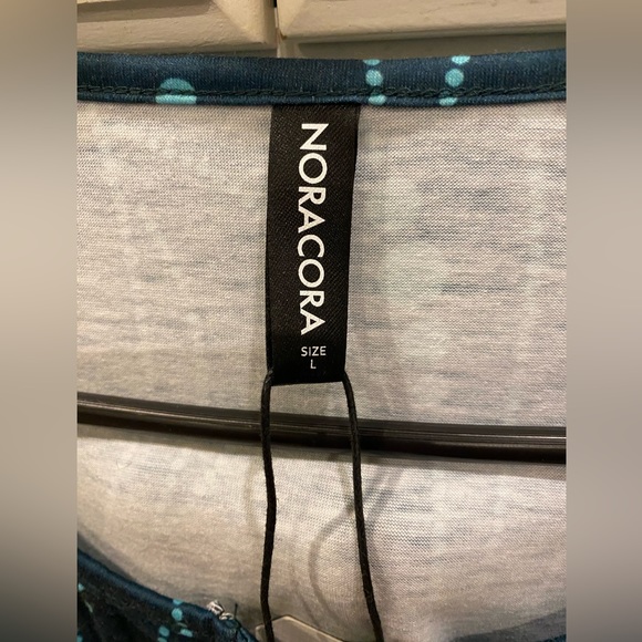 Noracora women’s top size large- green button down - Picture 3 of 5